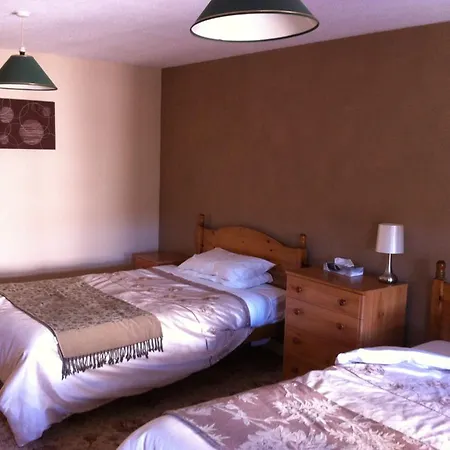 Wood Hall Hotel